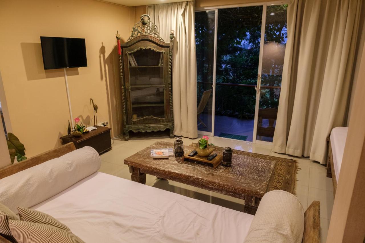 Ruth'S Bed & Breakfast Lembang Extérieur photo
