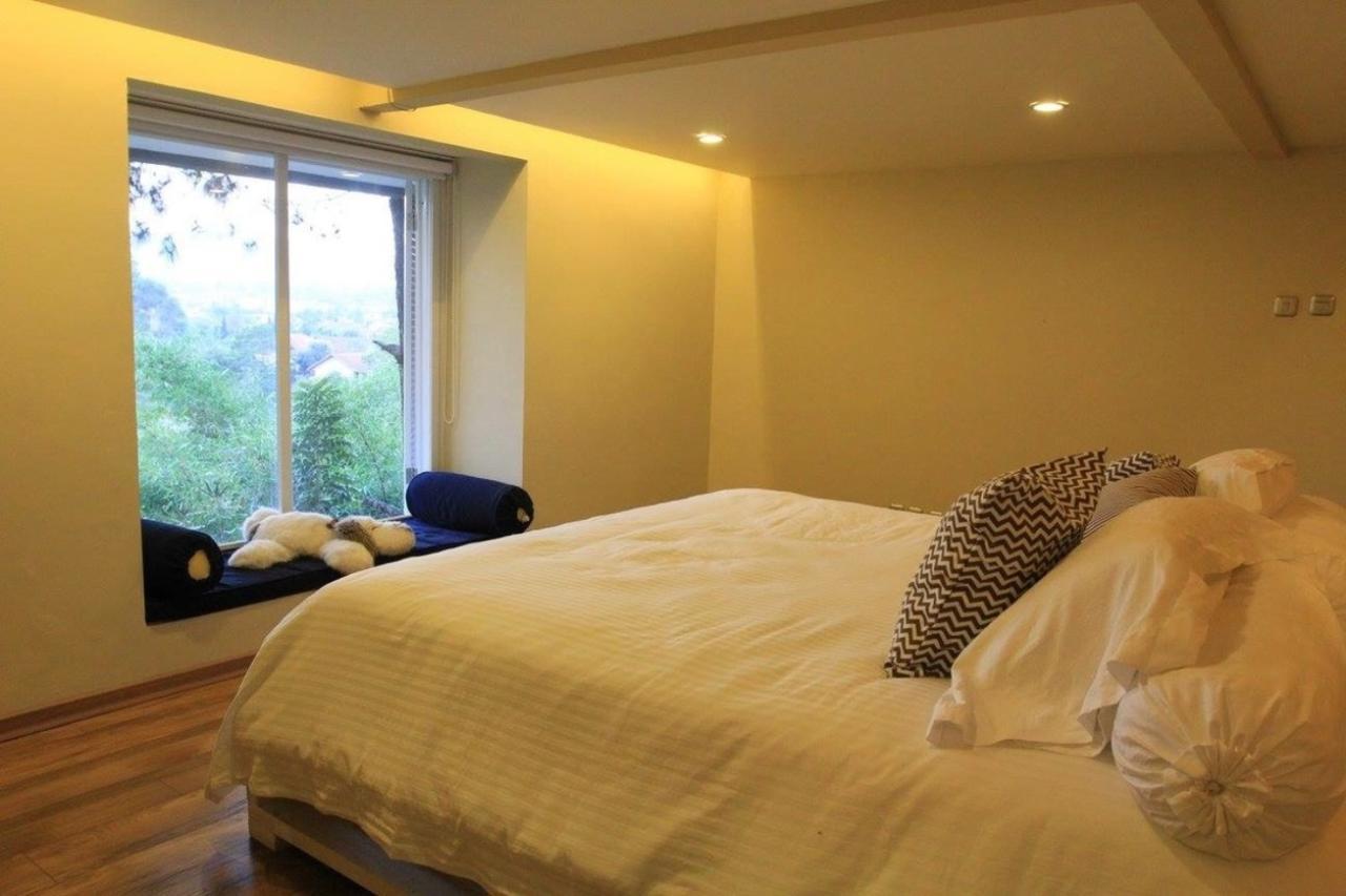 Ruth'S Bed & Breakfast Lembang Extérieur photo